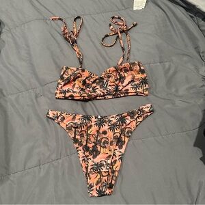 Topical print bikini